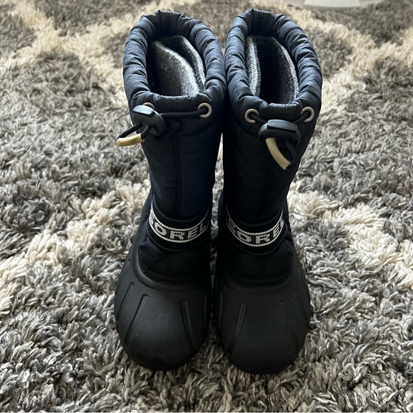 Sorel Black ‘Cub' Snow Boot. Size 13 - Picture 3 of 10